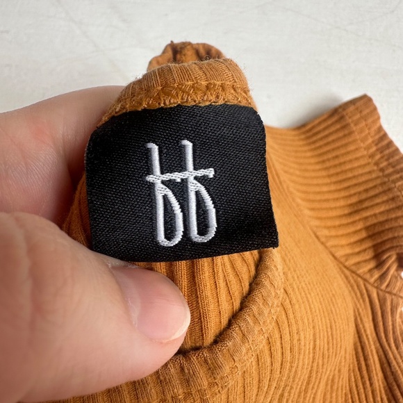 Forever French Gold Ribbed Short Sleeve Tee - Picture 2 of 5